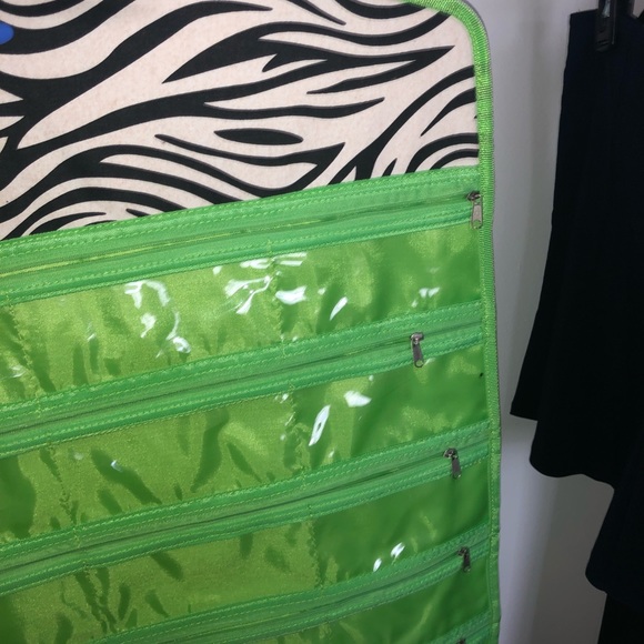 Green and zebra organizer - Picture 4 of 4